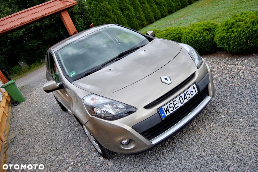 Renault Clio 1.2 16V Limited EU6 - 19