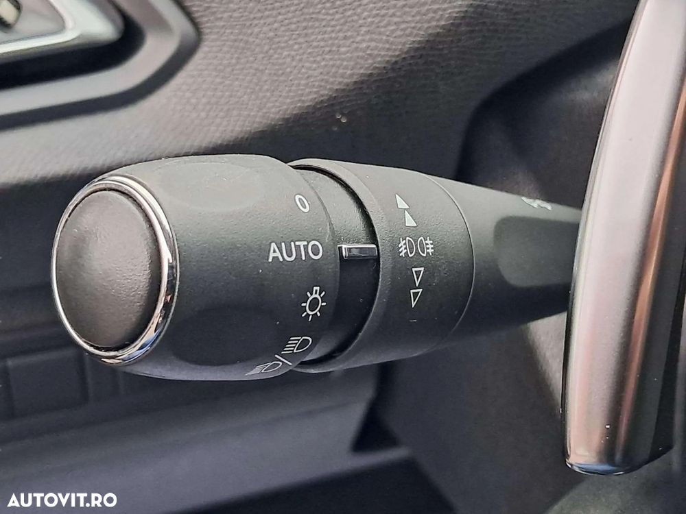 Peugeot 308 1.2 L PureTech Turbo S&S EAT8 Active Pack - 20