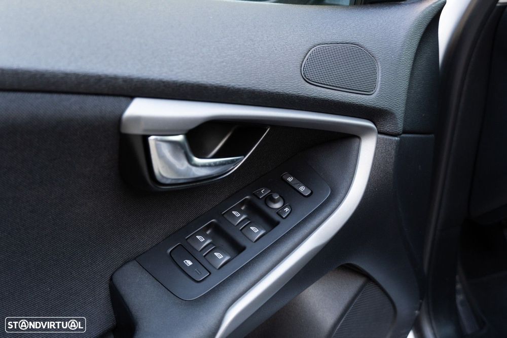 Volvo V40 Cross Country 1.6 D2 Kinetic - 31