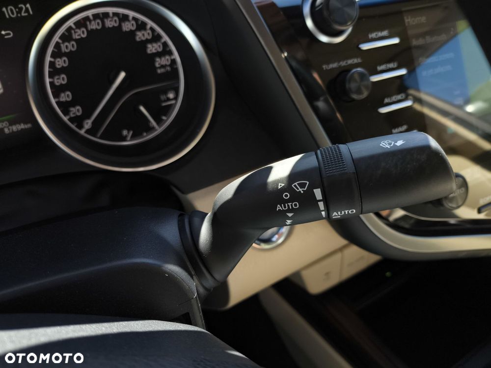 Toyota Camry 2.5 Hybrid Executive CVT - 25