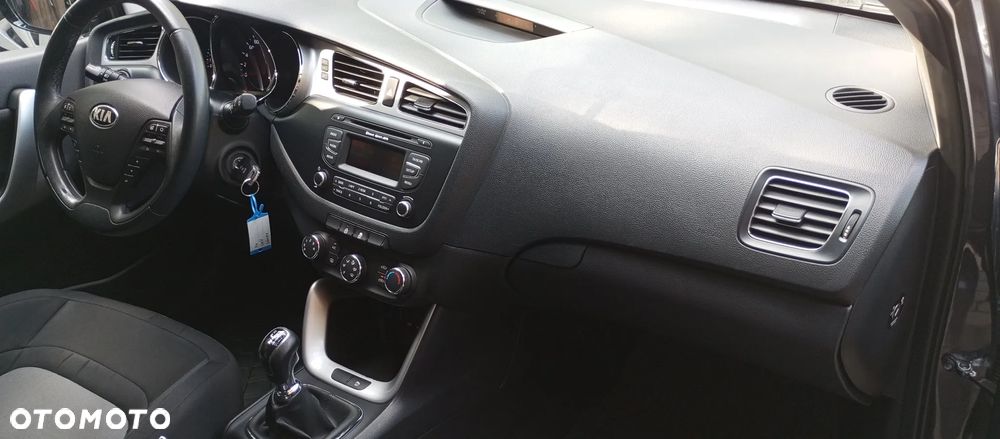 Kia Ceed 1.6 GDI Dream-Team Edition - 28