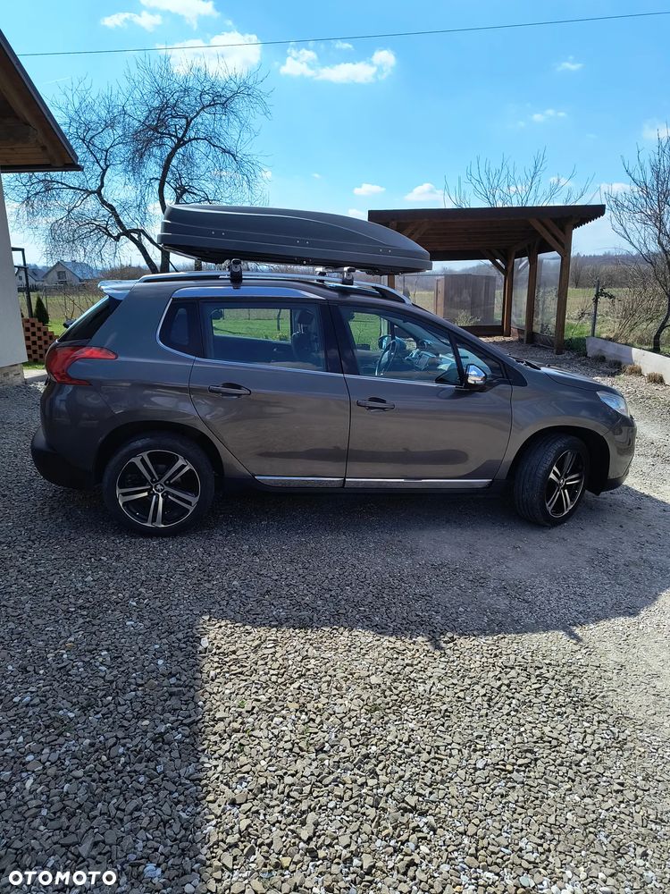 Peugeot 2008 1.2 Pure Tech Allure S&S - 2