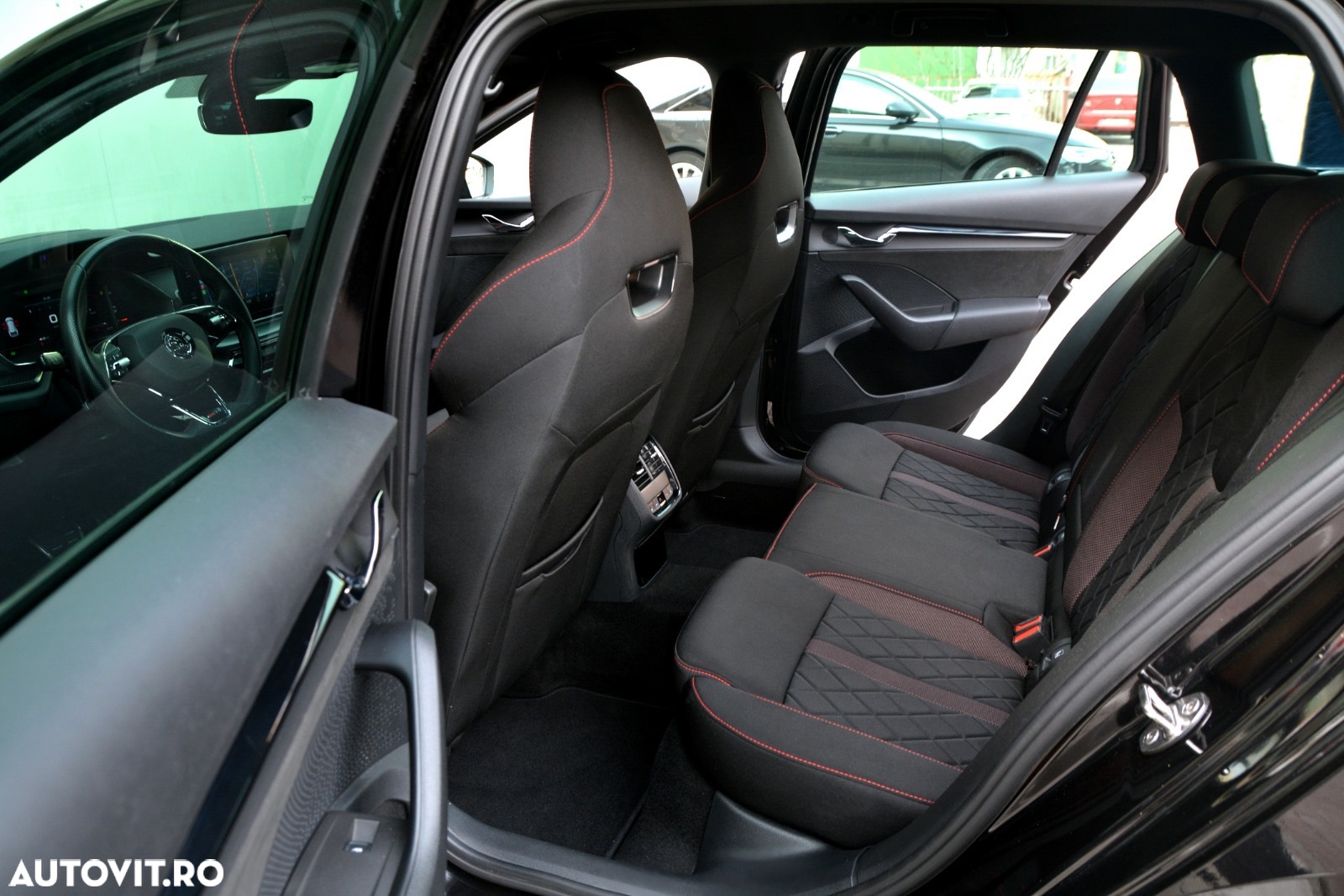 Skoda Octavia 2.0 TDI DSG RS Plus - 21