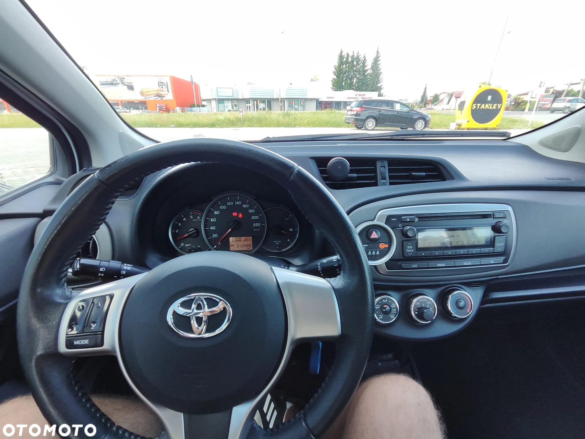 Toyota Yaris - 23