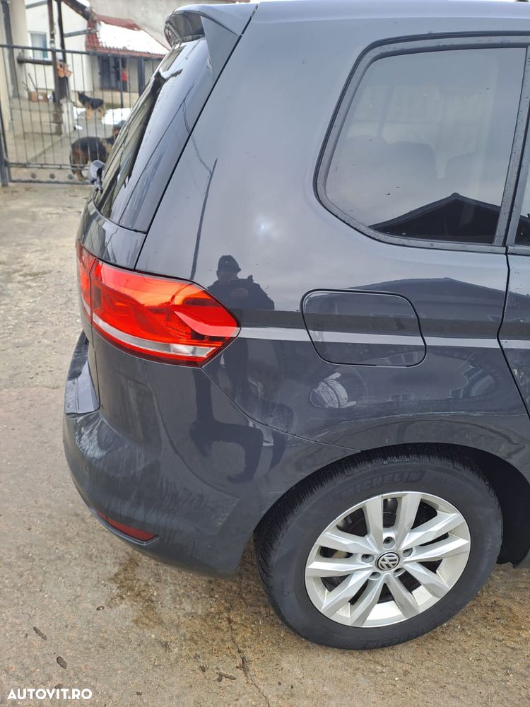 Volkswagen Touran - 6