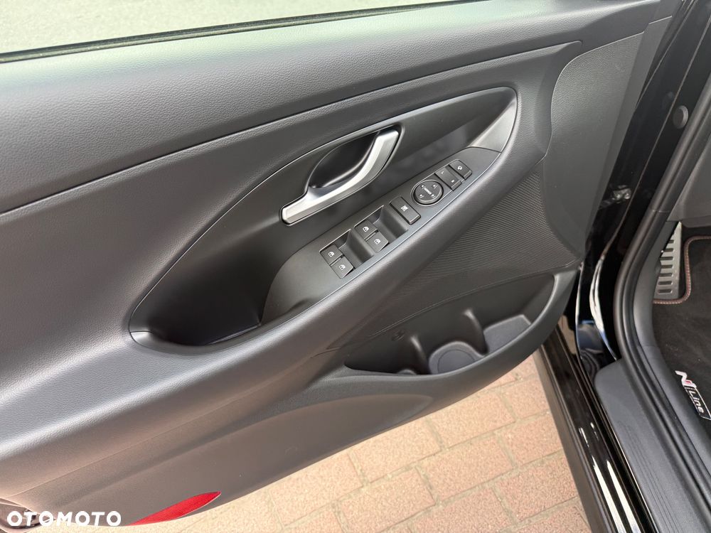 Hyundai i30 1.5 T-GDI 48V-Hybrid DCT N Line - 17