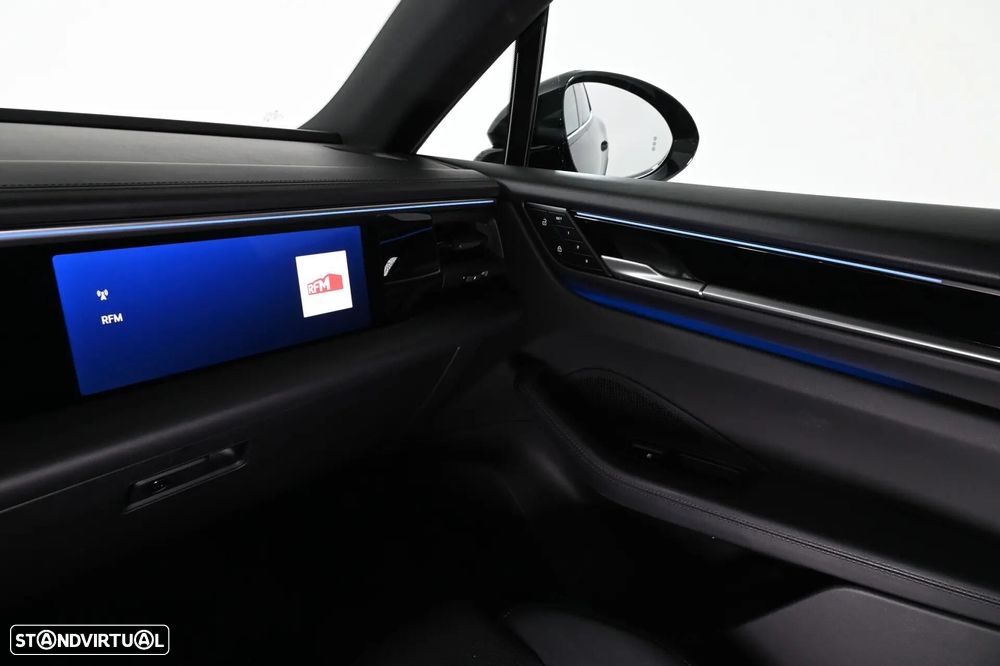 Porsche Macan Electric 4 - 28