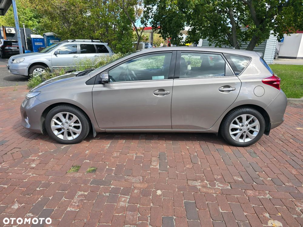 Toyota Auris 1.6 Premium MS - 4