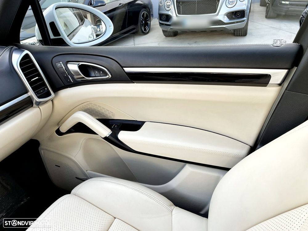 Porsche Cayenne S E-Hybrid - 22