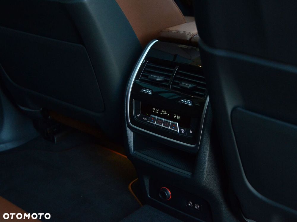 BMW X7 - 34