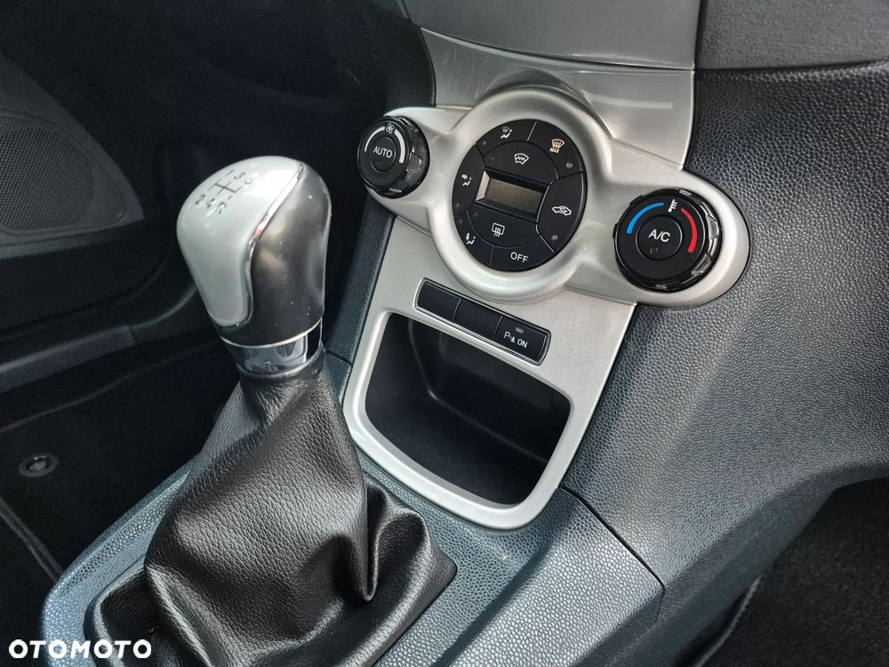 Ford Fiesta 1.25 Ghia EU5 - 33