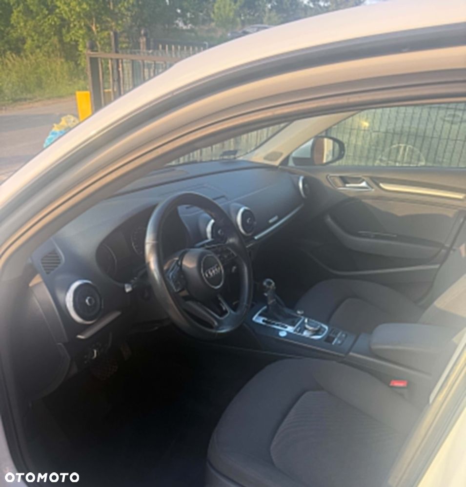 Audi A3 Sportback 1.5 TFSI S tronic - 13