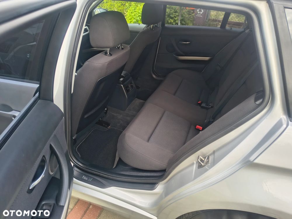 BMW Seria 3 318d DPF Edition Lifestyle - 14