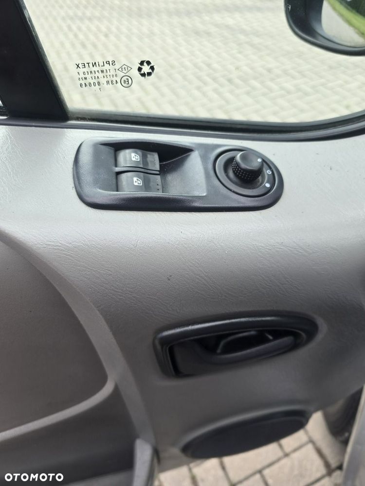 Renault Trafic - 21