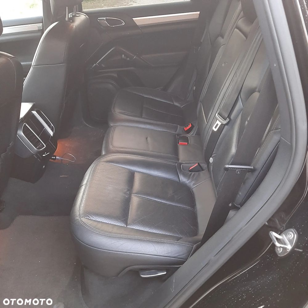 Porsche Cayenne - 9