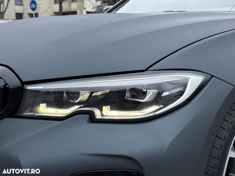 BMW Seria 3 330i AT - 10