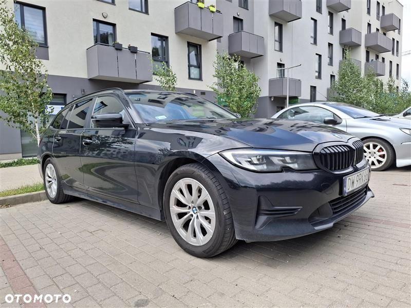 BMW Seria 3 318i - 3