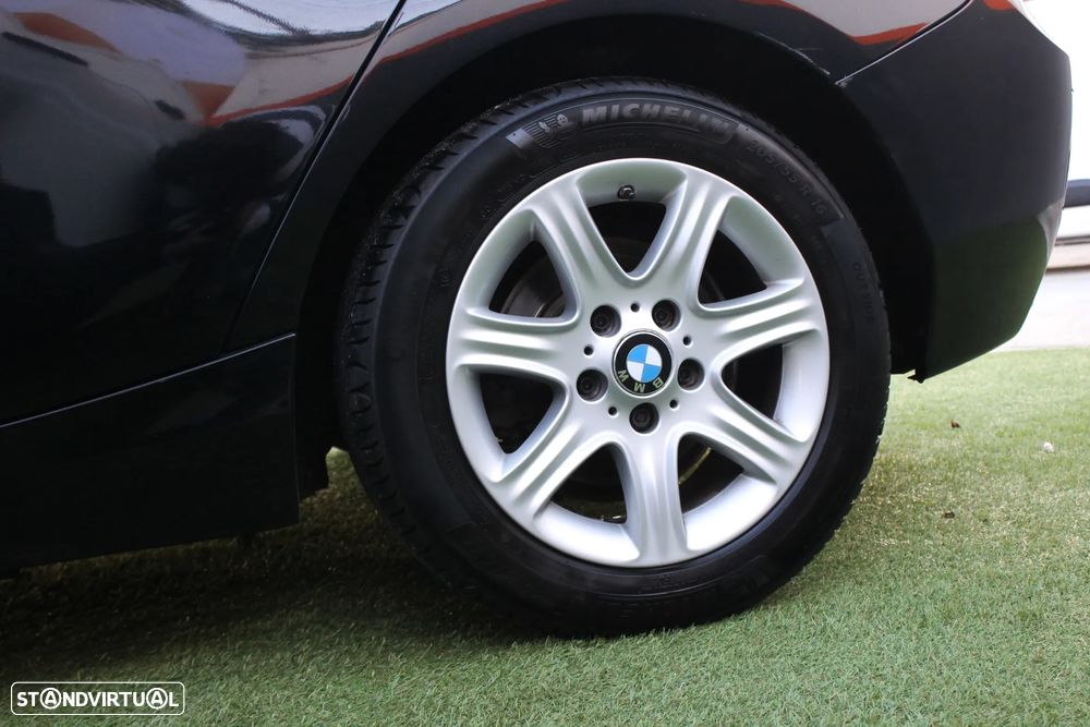 BMW 118 d Line Urban - 11