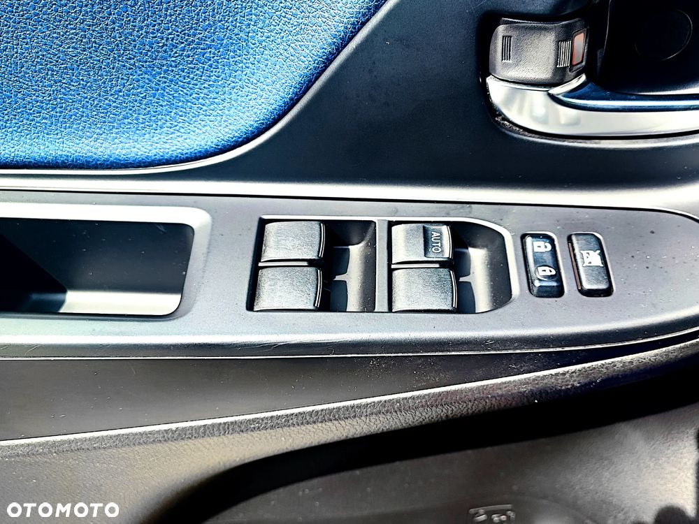 Toyota Yaris Hybrid 100 Selection Platinum - 20