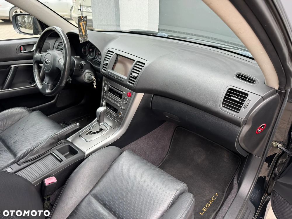 Subaru Legacy - 16