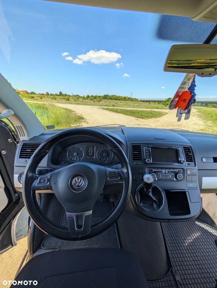 Volkswagen Multivan - 12