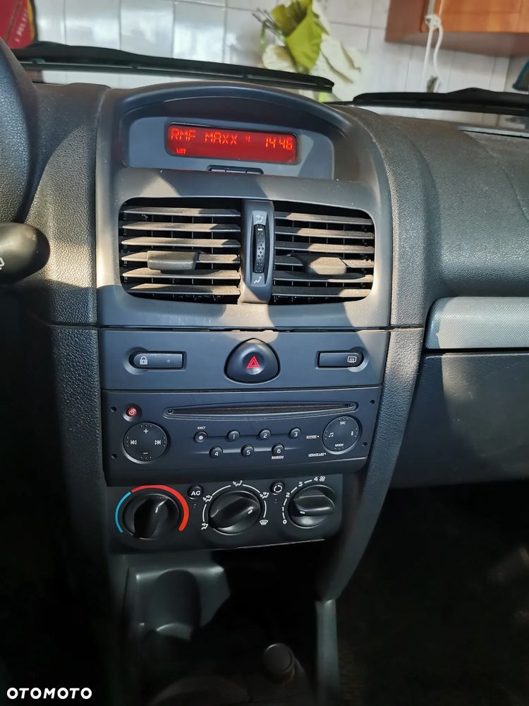 Renault Clio 1.2 Authentique - 8