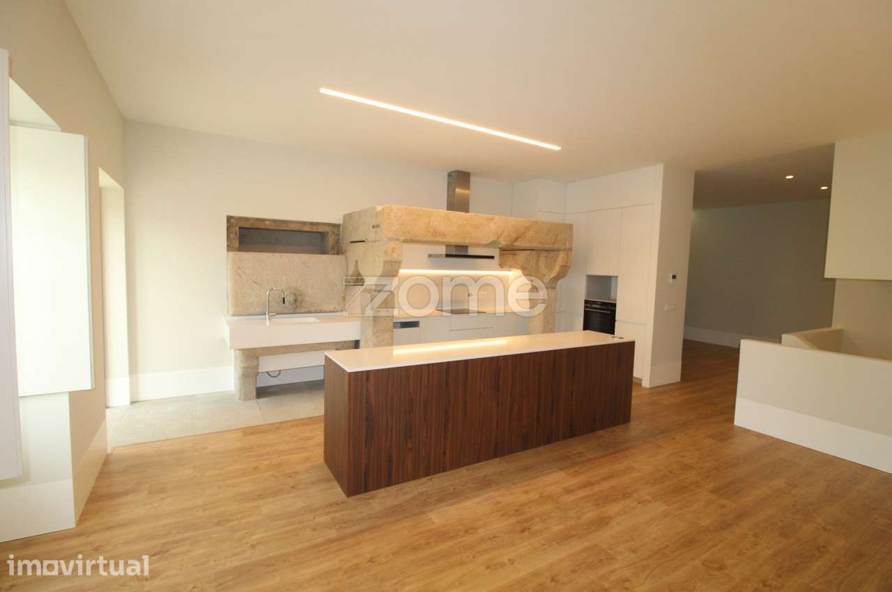 T2+1 duplex - centro de Viana - Grande imagem: 2/13