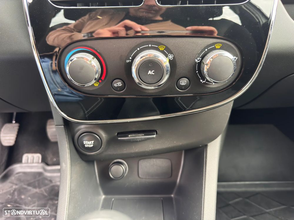 Renault Clio 0.9 TCE Dynamique S - 24