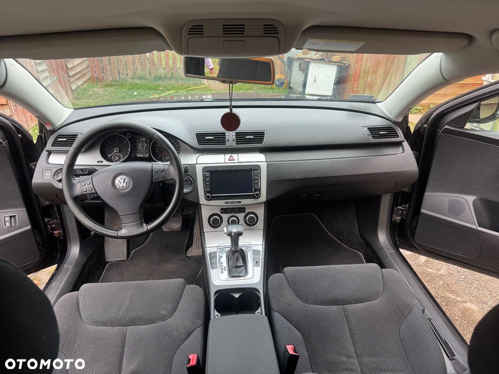 Volkswagen Passat 2.0 TDI DPF DSG Trendline - 7