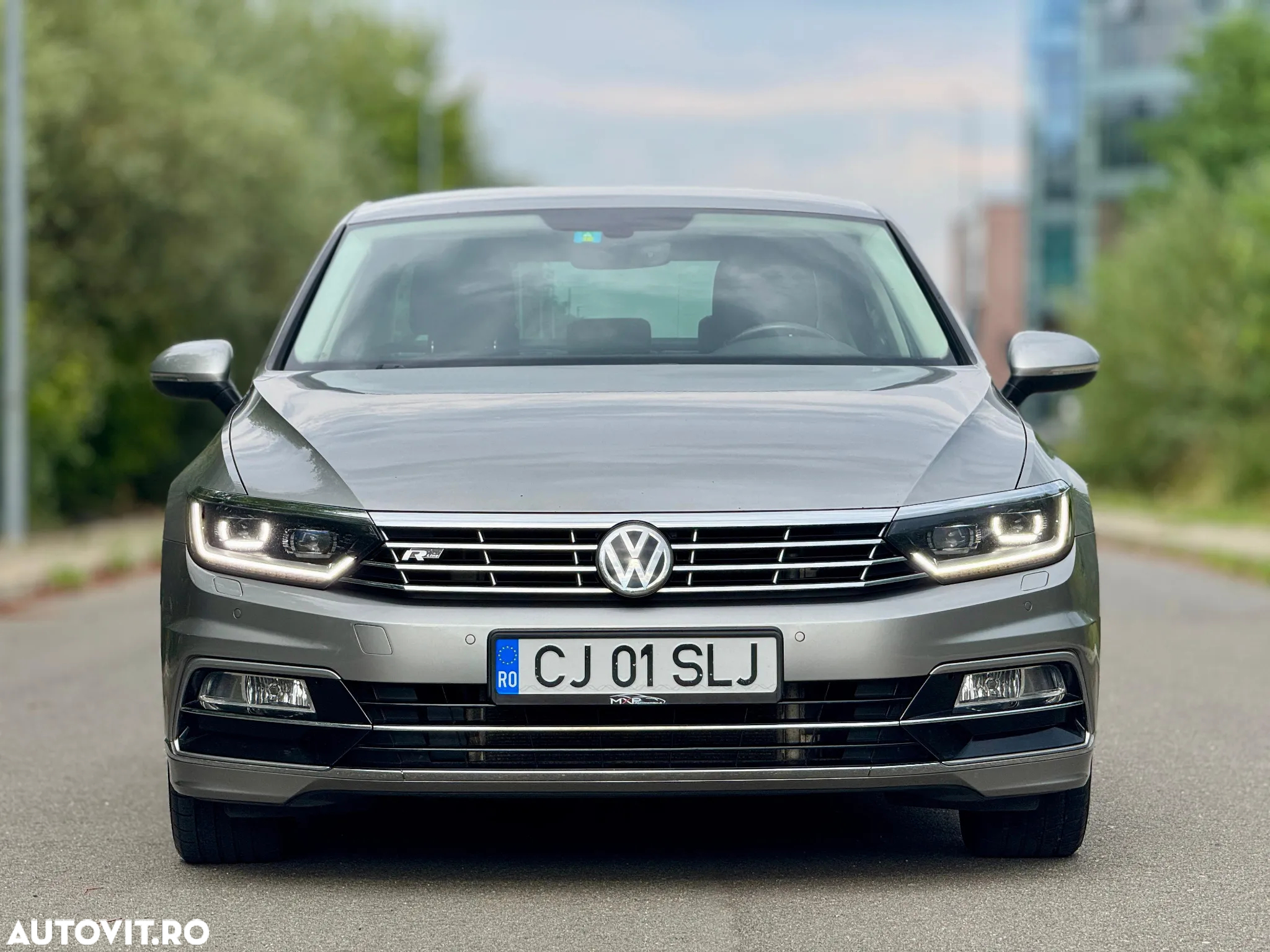 Volkswagen Passat 1.6 TDI (BlueMotion Technology) DSG Comfortline - 9