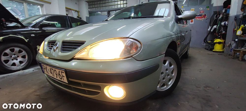 Renault Megane 1.4 Confort Privilege - 1