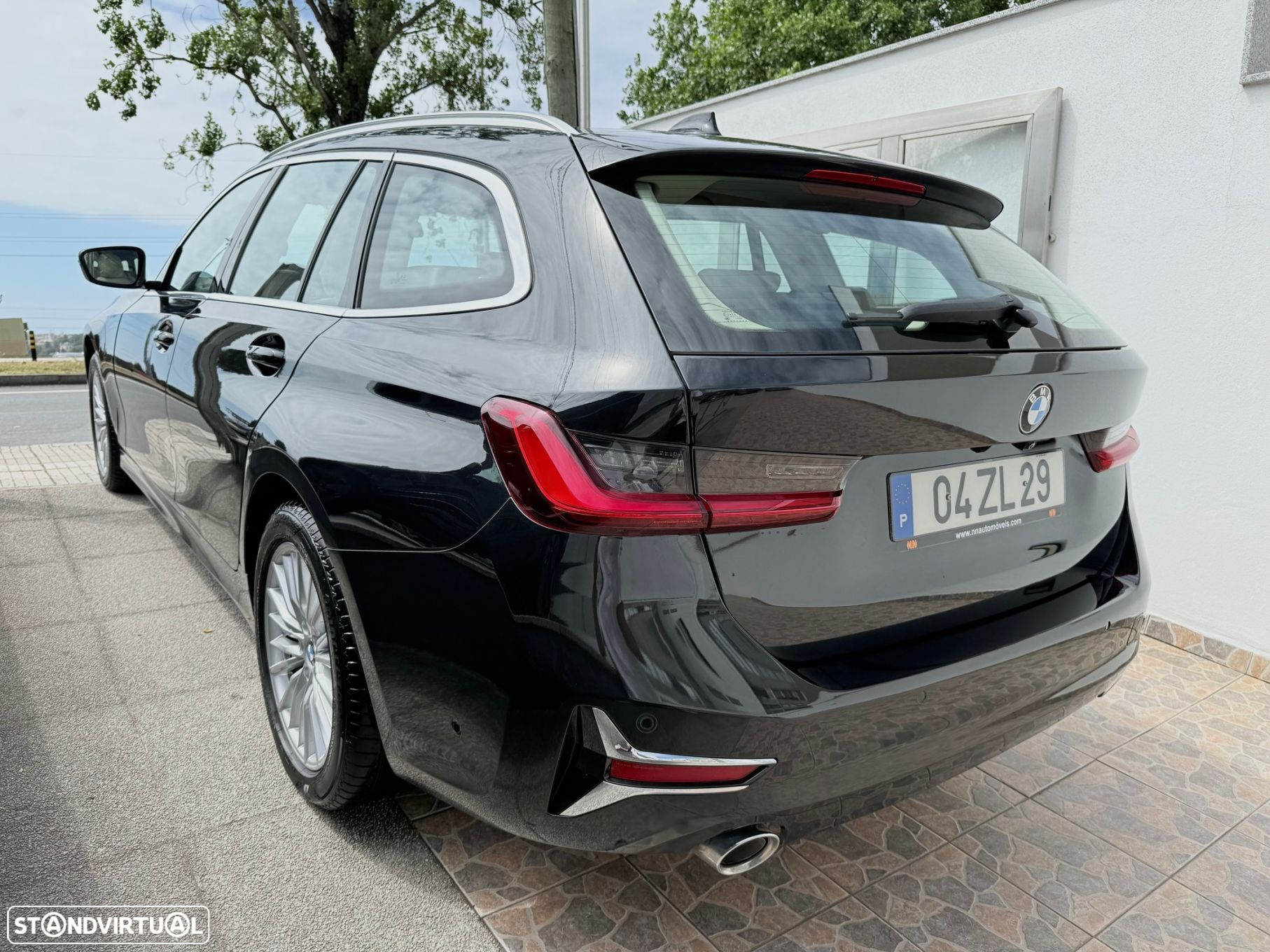 BMW 320 d Touring Line Luxury Auto - 2