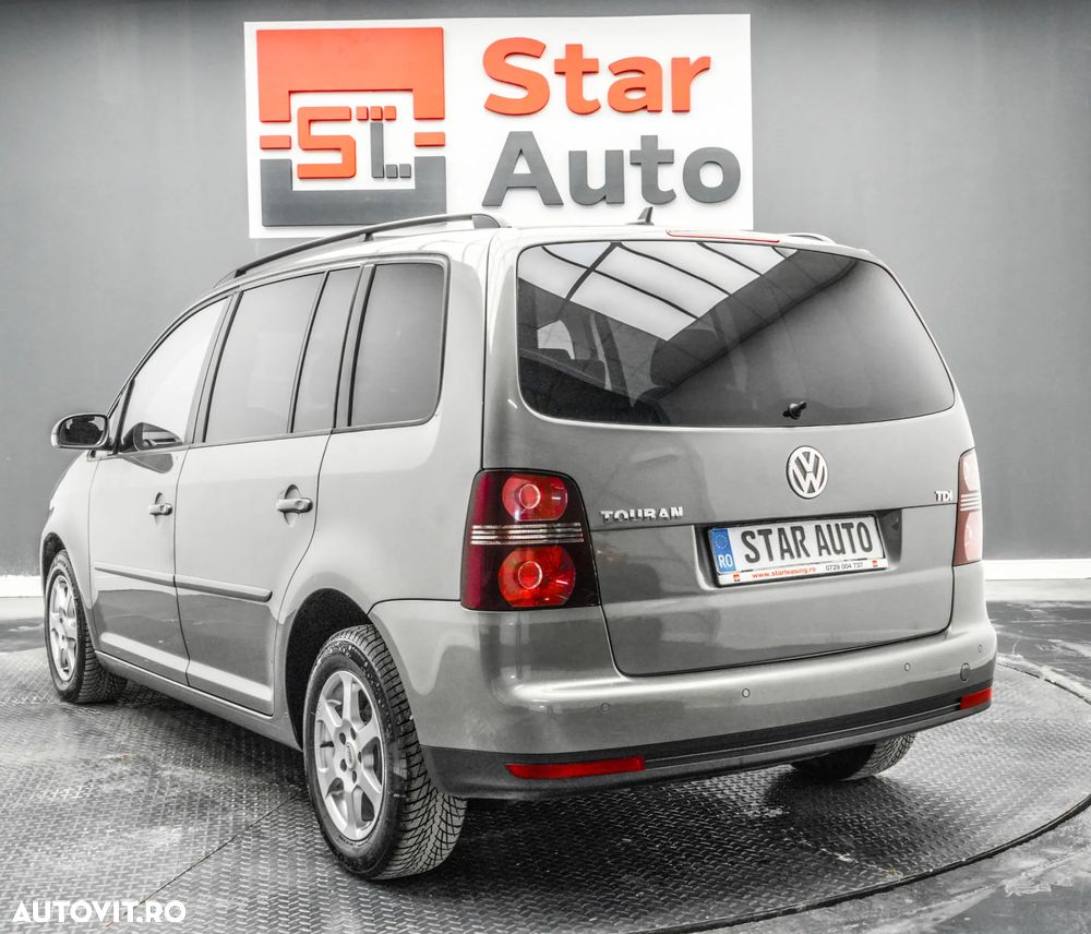 Volkswagen Touran 1.9 TDI DPF Conceptline BlueMotion - 4