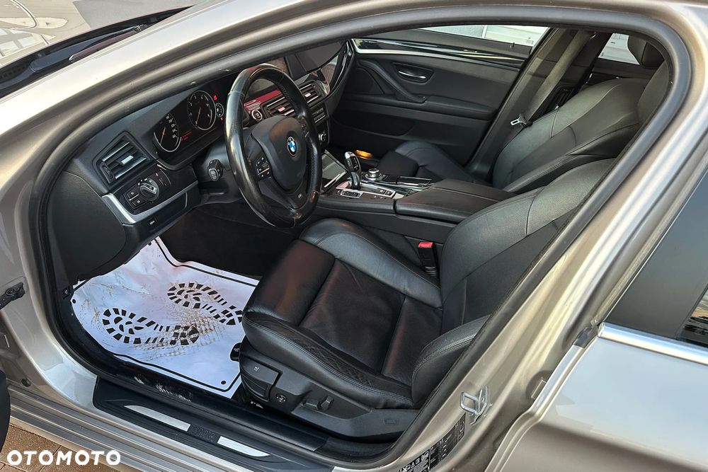 BMW Seria 5 525d xDrive Sport-Aut - 21