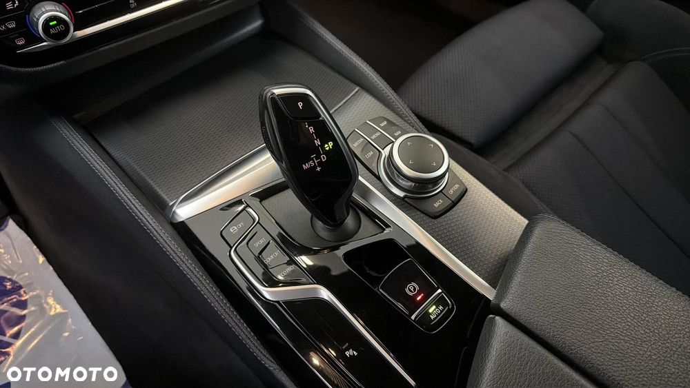 BMW Seria 5 520d xDrive M Sport sport - 26