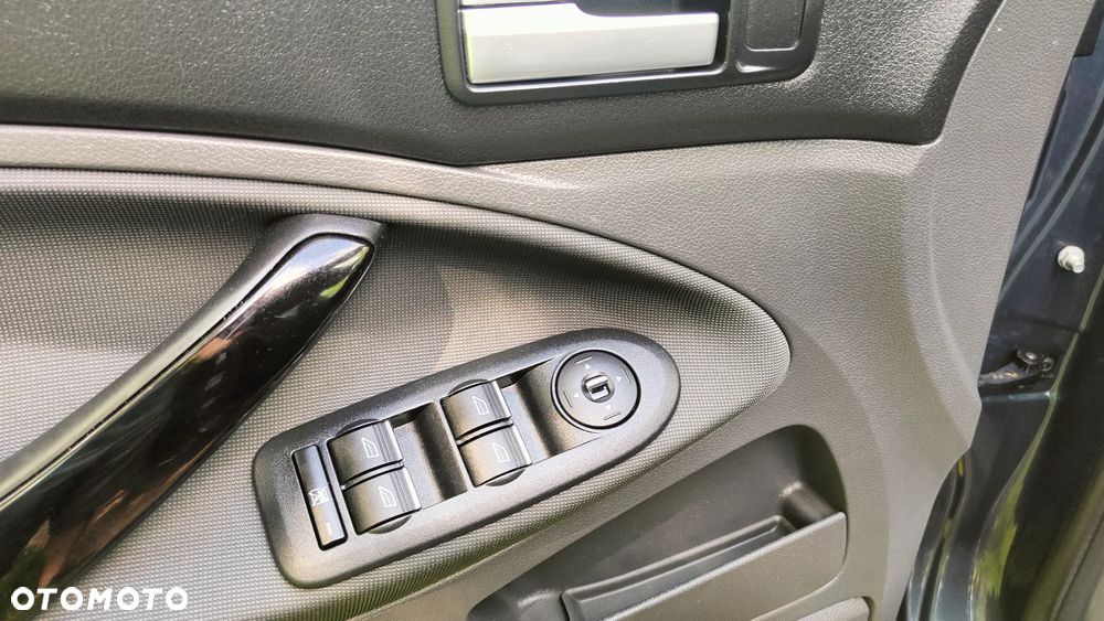 Ford Kuga 2.0 TDCi Titanium FWD - 31