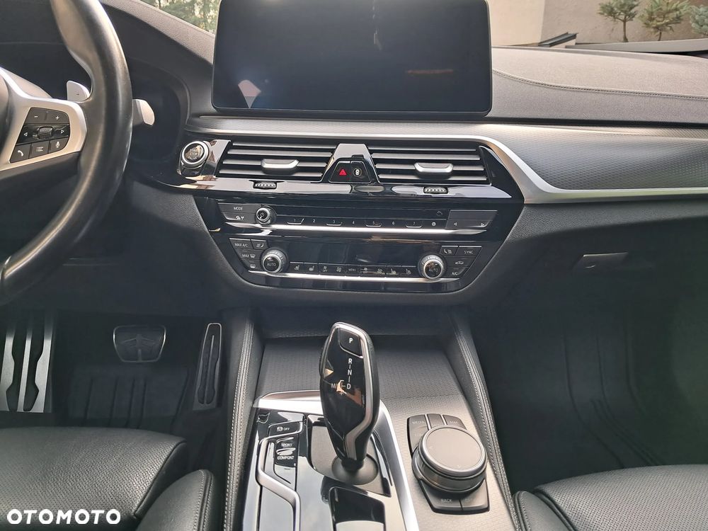 BMW Seria 5 530i xDrive M Sport sport - 24