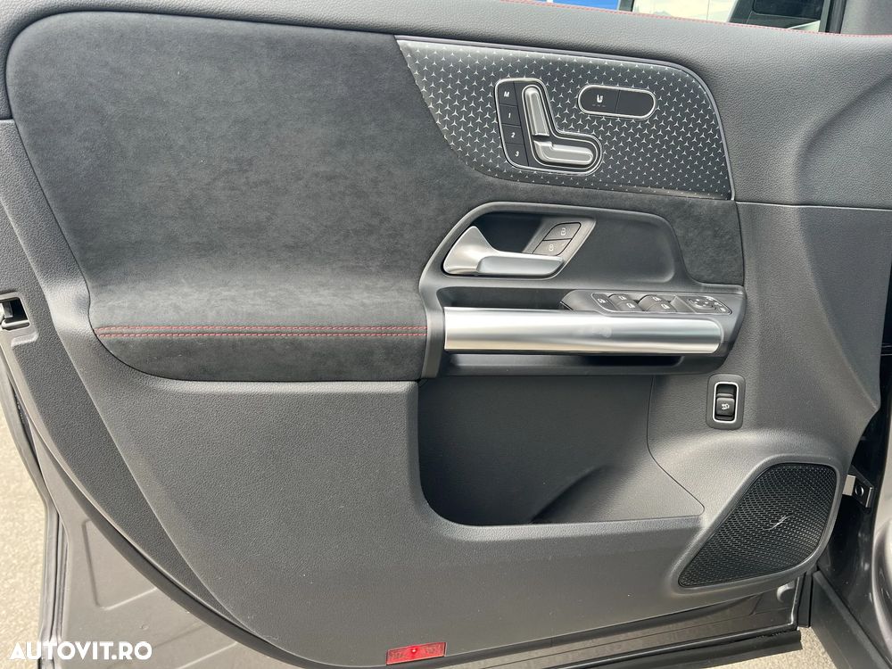Mercedes-Benz GLA 220 4MATIC MHEV - 10