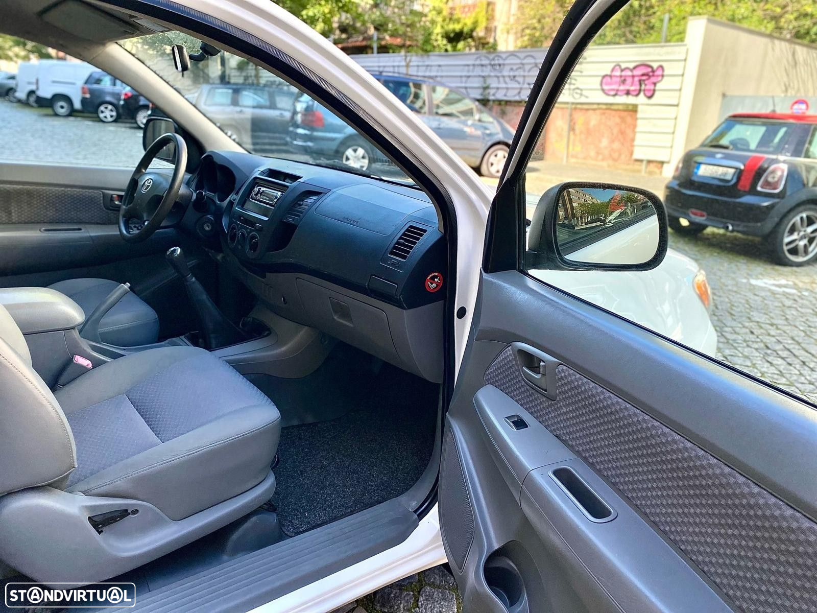 Toyota Hilux 2.5 D-4D 2WD CE - 23