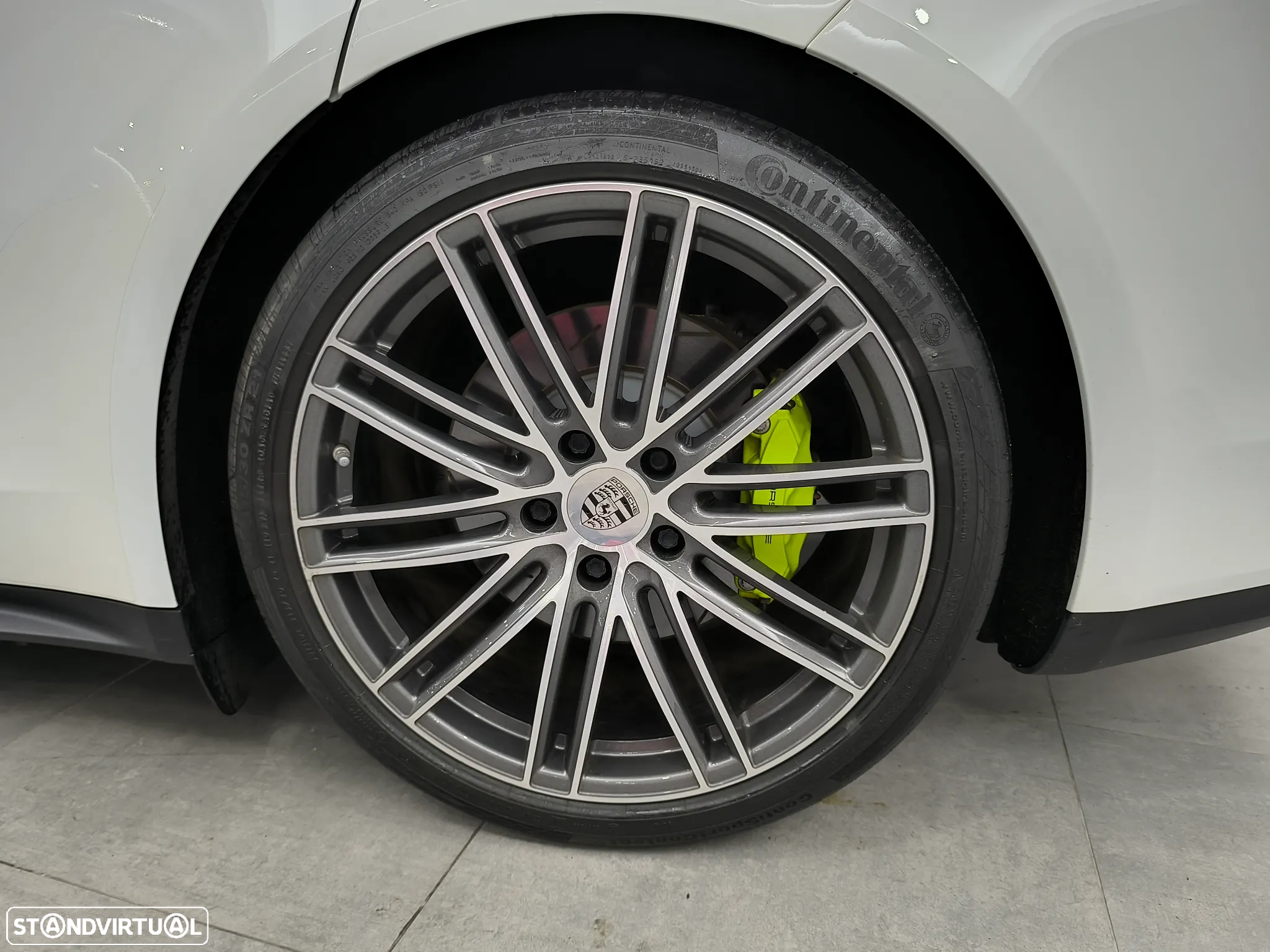 Porsche Panamera Sport Turismo 4 E-Hybrid - 19