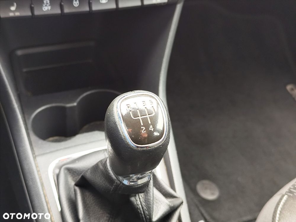 Skoda RAPID 1.2 Ambition - 22