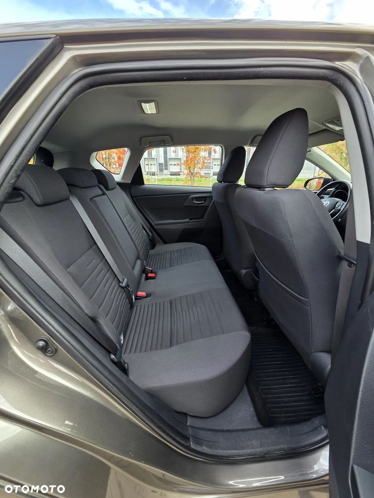 Toyota Auris - 12