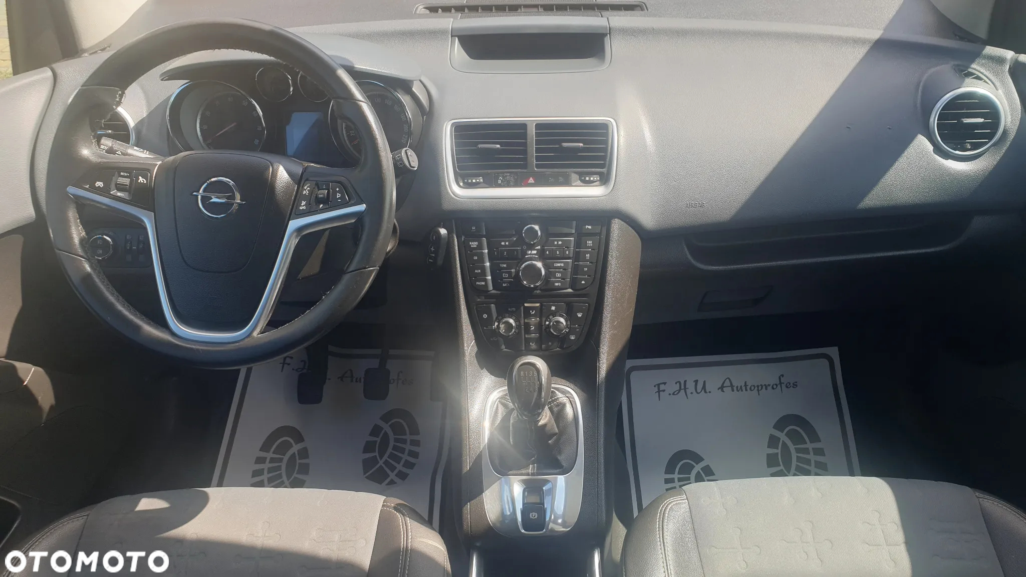 Opel Meriva - 12