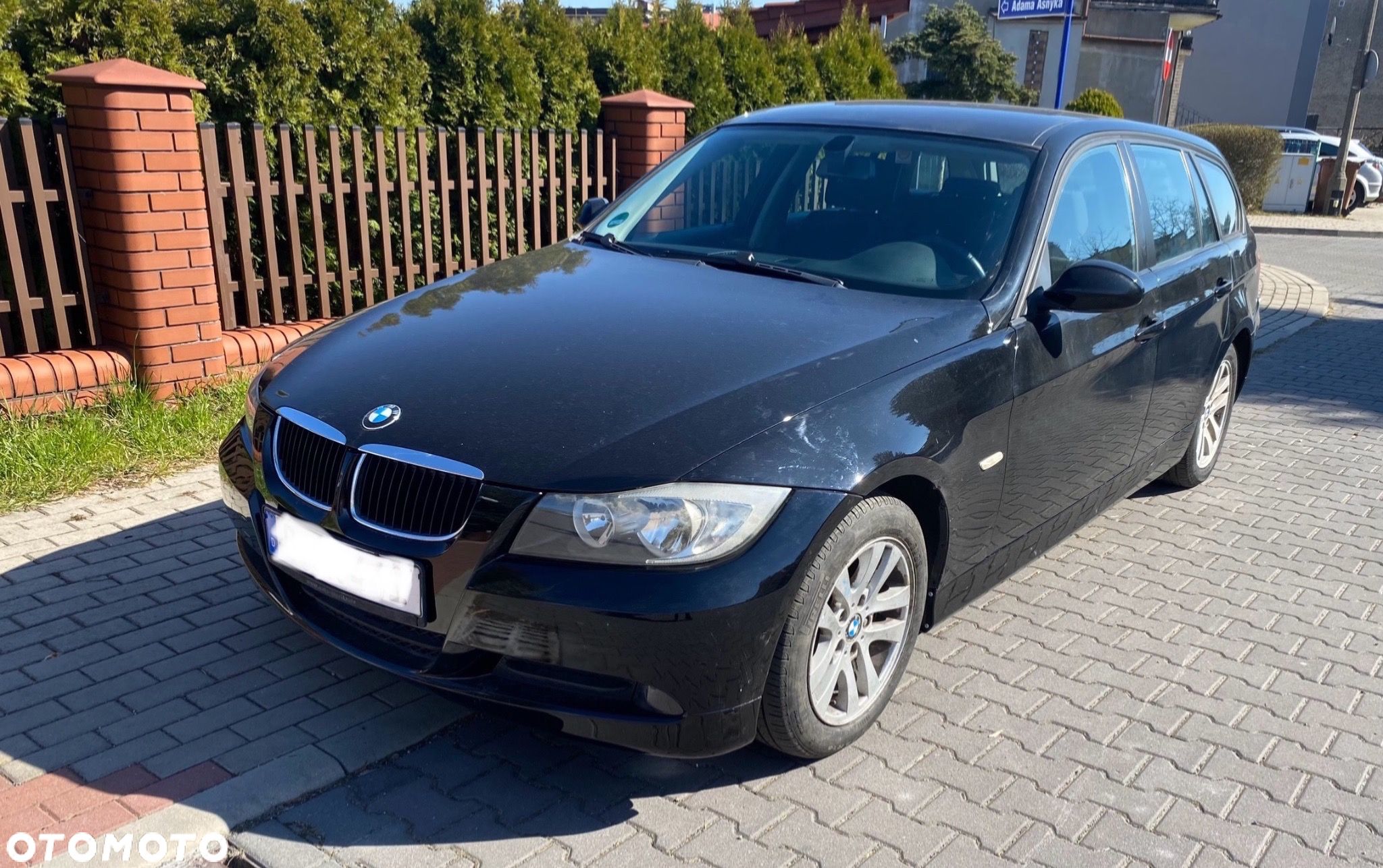 BMW Seria 3 318i Touring - 1