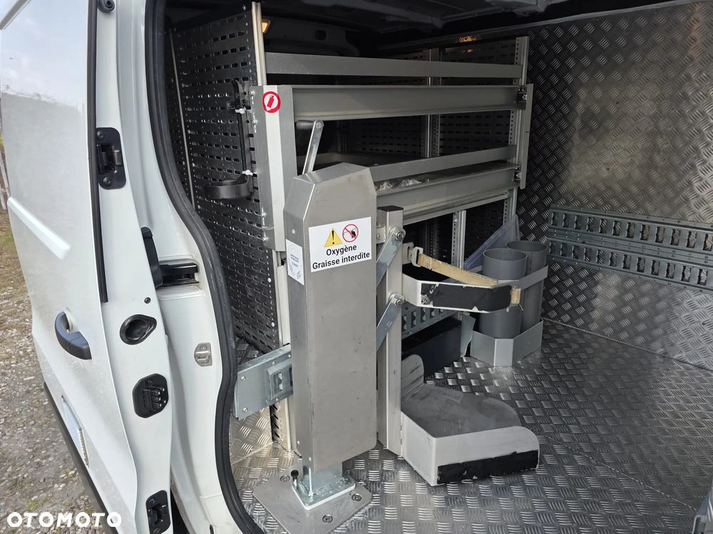 Renault Trafic - 18