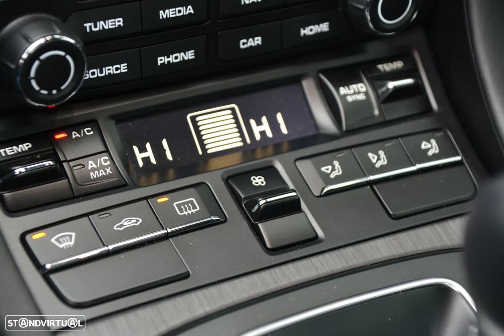 Porsche 911 (991) Targa 4 GTS PDK - 40