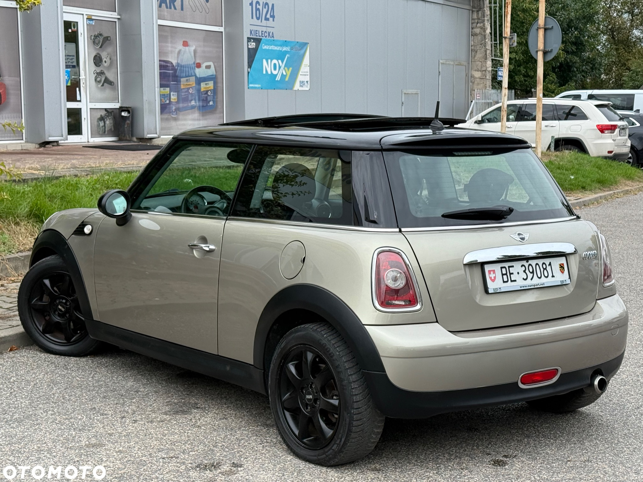 MINI Cooper Standard - 12
