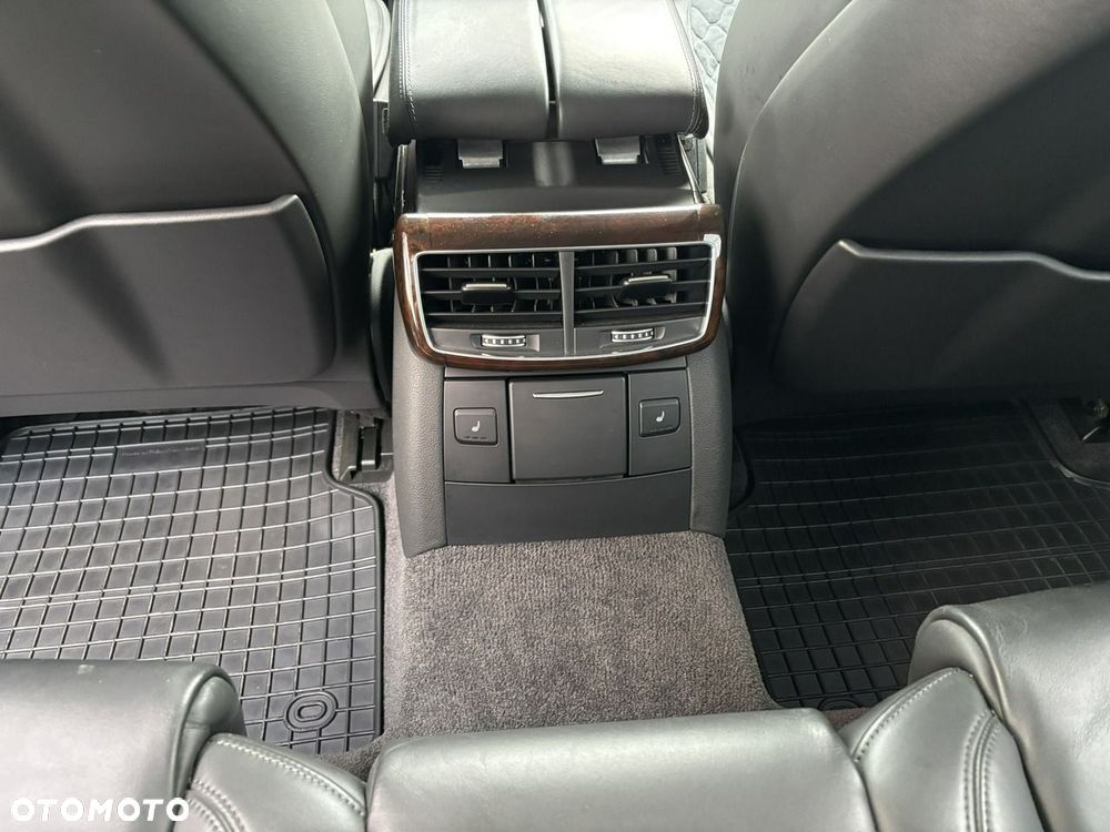 Audi A8 - 12