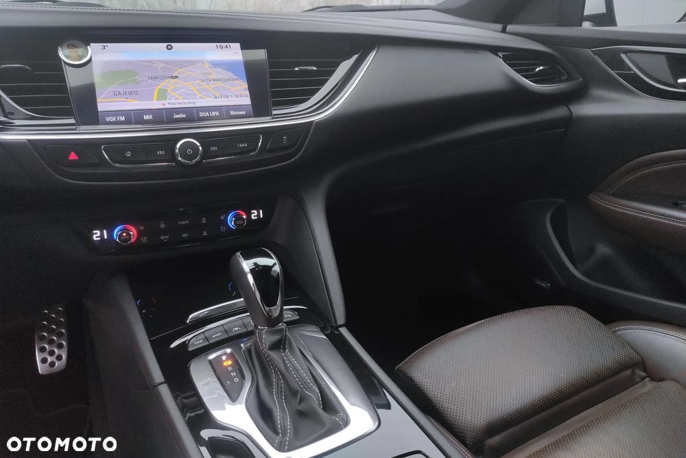 Opel Insignia 2.0 T 4x4 Innovation S&S - 25