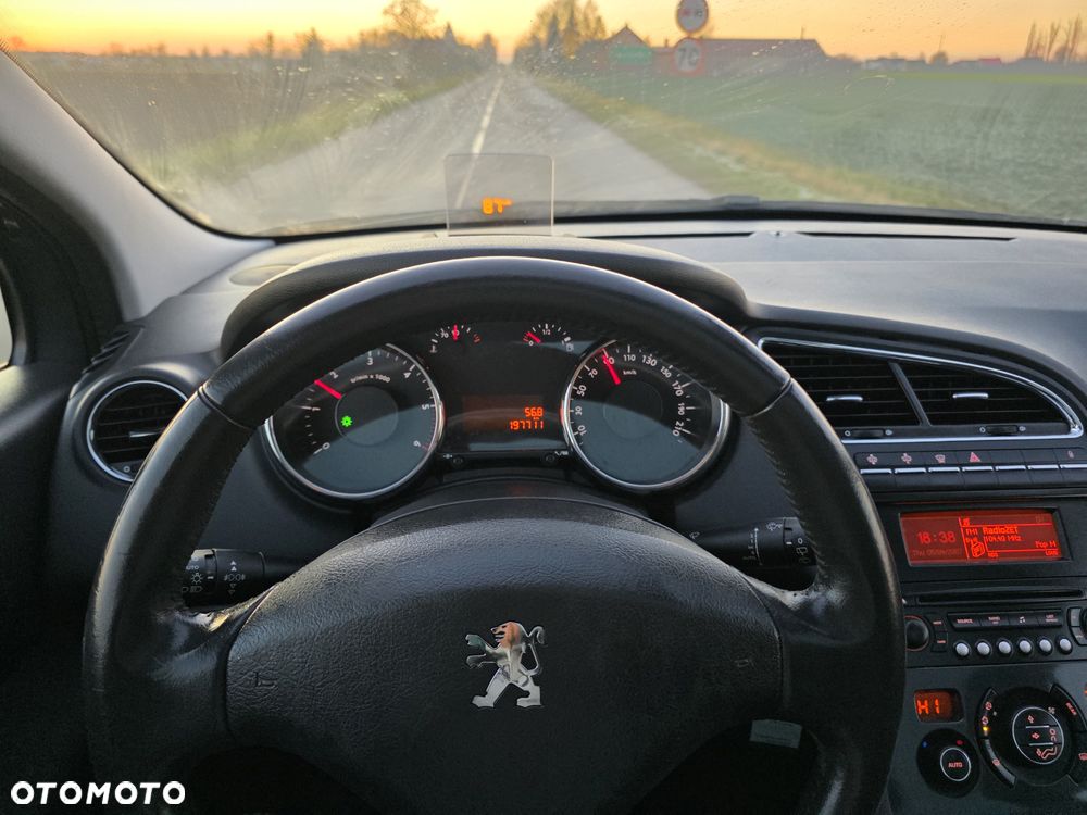 Peugeot 5008 HDI FAP 110 Family - 23